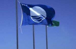 La bandera azul ondeará en 22 playas de la provincia.